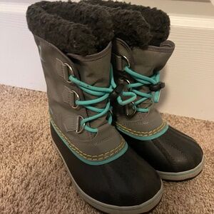 Kids sorel winter boots